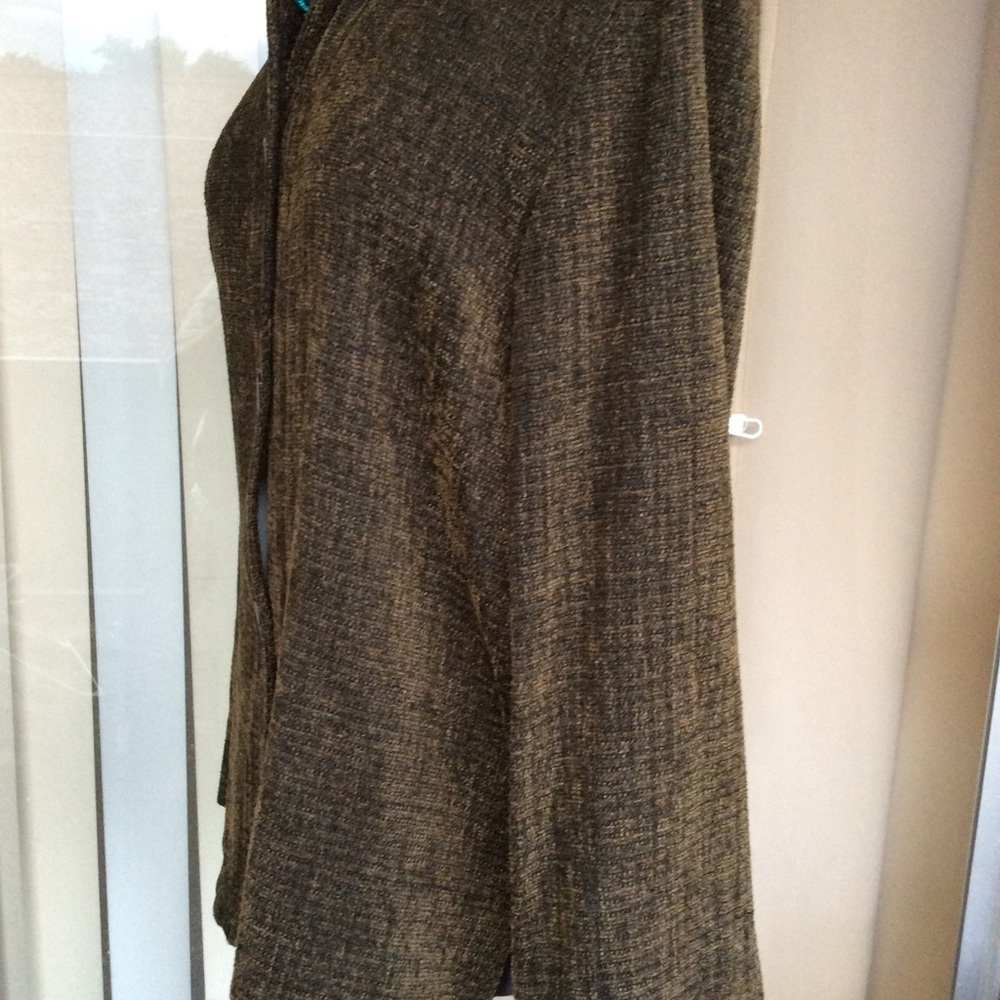 Lightweight jacket - Picture 2 of 8